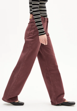 Charger l'image dans la galerie, Jean large en coton recyclé - Enijaa