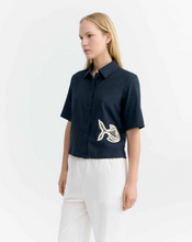 Charger l'image dans la galerie, Chemise légère avec patch poisson - Fish patch ane blouse
