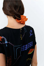 Charger l'image dans la galerie, T-shirt à motifs - Hebron top print
