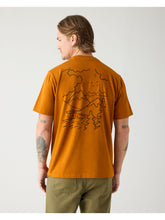 Charger l&#39;image dans la galerie, T-shirt avec illustration au dos - Cotton back print t-shirt pumpkin spice
