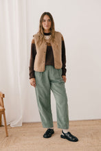 Charger l'image dans la galerie, veste teddy sans manches polyester recyclé two thrids weco store
