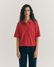 Charger l'image dans la galerie, Blouse seersucker à carreaux - Red checks seeresucker ane blouse
