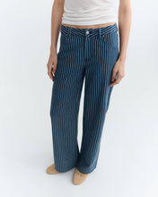 Charger l'image dans la galerie, Pantalon à lignes - Railway stripes kettan pants
