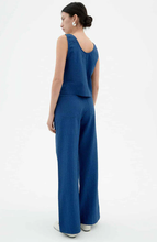 Charger l&#39;image dans la galerie, Pantalon en seersucker - Manolita cobalt
