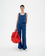 Charger l&#39;image dans la galerie, Pantalon en seersucker - Manolita cobalt
