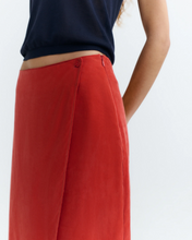 Charger l'image dans la galerie, Jupe longue en cupro rouge - Selina skirt
